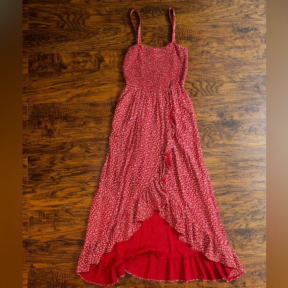 Hollister Red Floral Sundress Smocked Bodice Women’s High-Low Flowy Maxi Dress - Picture 2 of 8